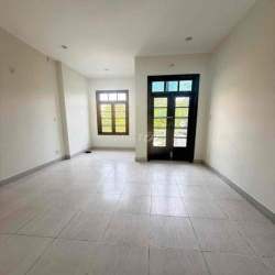 Cho thuê nhà 3 tầng mặt tiền đường Phạm Cự Lượng gần Võ Văn Kiệt