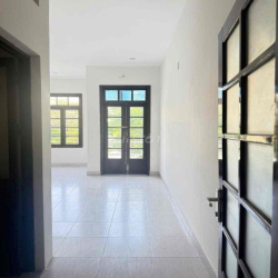 Cho thuê nhà 3 tầng mặt tiền đường Phạm Cự Lượng gần Võ Văn Kiệt