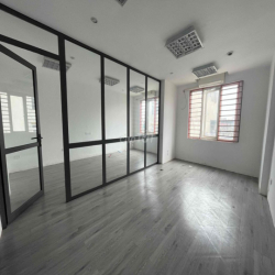 Cho thuê văn phòng tại Xã Đàn 110m2 giá 17t chia sẵn 3 phòng
