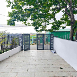 NHÀ NGAY HỒ THAN THỞ - CÔNG VIÊN ÁNH SÁNG