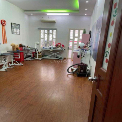 nhà 2 PHÒNG NGỦ 4x15 đường 3/2. hẻm xe hơi