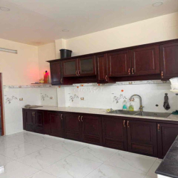 Hẻm An Duong Vương Giáp Tên Lửa 4x16, 3 Lầu