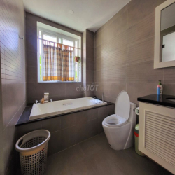 Cho thuê biệt thự KDC Phú Mỹ, đường Hoàng Quốc Việt, quận 7, 5 bed