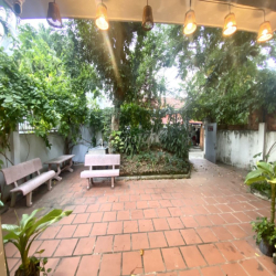 CHO THUÊ HOMESTAY SÂN VƯỜN ĐẸP 3 PHÒNG NGỦ GẦN BIỂN GIÁ 16 TRIỆU/THÁNG