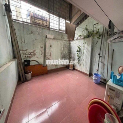Cho thuê nhà ngõ 2 phố Hoàng Sâm, Dt 40m2 x 4 tầng 1 tum, đường 8m 