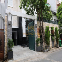 Cho Thuê Biệt Thự Trần Văn Danh, Tân Bình, 12x25m, trệt 3 lầu sân vườn