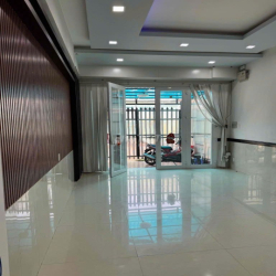 Mặt tiền khu Bắc Hải, DT: 4x18m, trệt 3 lầu, 6pn 5wc, nhà mới, sạch sẽ