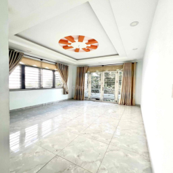 Cho Thuê Biệt Thự Sân Vườn DT 10x40m 1Trệt 1Lầu 4Pn 3Wc Hẻm Thông Tải