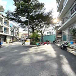 Phòng đẹp có gác, thang máy, hầm xe mới xây + full tiện ích G.I.Á 2tr8