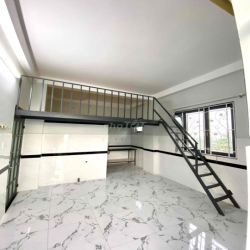 Phòng đẹp có gác, thang máy, hầm xe mới xây + full tiện ích G.I.Á 2tr8