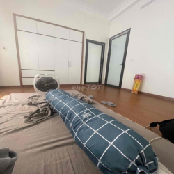 Nhượng lại hợp đồng thuê nhà nguyên căn
