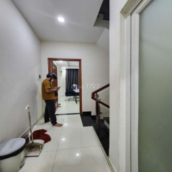 NHÀ TRỆT 2 LẦU TUM HẺM 535 QL 13 SAU CAFE LỘC VỪNG