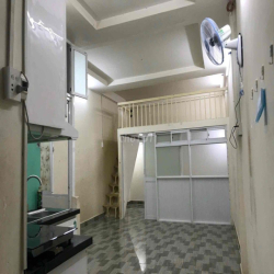 chung cư lầu 2 thang bộ bàu cát 7, 32m2 Giá 5tr- 2pn gác lửng