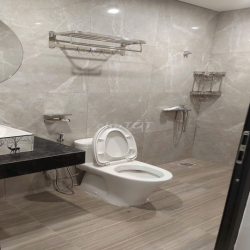 Chính chủ cần cho thuê căn hộ đường Lạc Long Quân, khép kín, thang máy