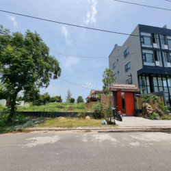 Cho thuê lô đất  đường Trần Sâm ngay Khách sạn 5 sao Golden Bay