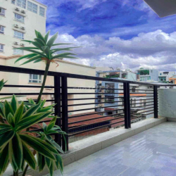 Ngay Công Viên Hoàng Văn Thụ 2p ngủ 55m2 Ban Công