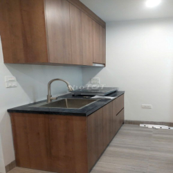 Chính chủ cần cho thuê căn hộ đường Lạc Long Quân, khép kín, thang máy