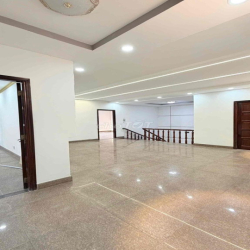 Cho Thuê Biệt Thự View Trực Diện CV Tên Lửa