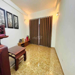 Cho thuê nhà nguyên căn Cầu Giấy DT 55m 4 tầng 4PN full đồ 13 triệu