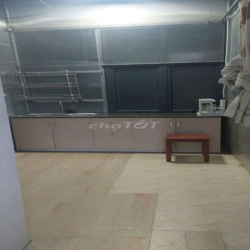Cho thuê phòng 1k1n 40m2 4tr phố Đội Cấn
