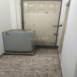 Cho thuê phòng 1k1n 40m2 4tr phố Đội Cấn