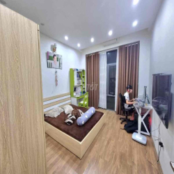 Cho thuê nhà nguyên căn Cầu Giấy DT 55m 4 tầng 4PN full đồ 13 triệu