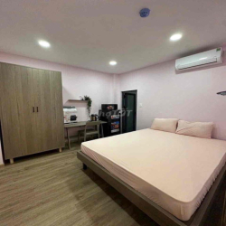 CHO THUÊ TOÀ NHA CHDV QUẬN 7, 30P FULL NT, THANG MÁY, 220 TRIỆU/THANG