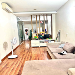cần nhượng lại 2N2W tại số 6 Mễ Trì Hạ