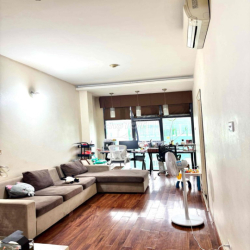 cần nhượng lại 2N2W tại số 6 Mễ Trì Hạ
