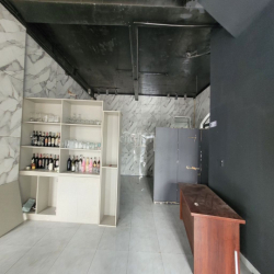 Cho thuê toà nhà 400m2 gần Liên Phường, Đỗ Xuân Hợp 3 tầng