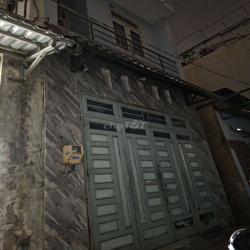 cho thuê nhà  lầu 4,5×14 có lầu đẹp 2pn 2wc xe hơi đậu cửa giá 6tr