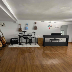 tầng trệt shophouse có lầu