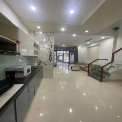 NHÀ 2 TẦNG 3PN 3WC MT NAM VIỆT Á