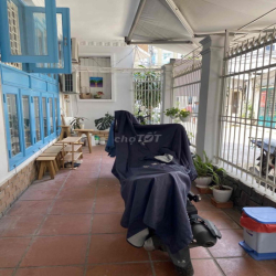 tầng trệt shophouse có lầu