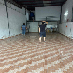 Cho Thuê Nhà C4 Làm Kho hẻm4m Xe tải .HT07.Q12,,Dt:5x16m điện 3f