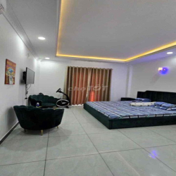 cho thuê nhà 4 tầng Full Nội Thất có 4pn 5wc hẻm xe hơi. Bình Tân