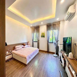 Góc Nhà Phố Sân Vườn Lakeview City  1 Trệt 3 Lầu 4PN 5WC NT Đầy Đủ