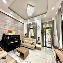 Góc Nhà Phố Sân Vườn Lakeview City  1 Trệt 3 Lầu 4PN 5WC NT Đầy Đủ