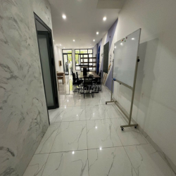 CHo thuê tầng trệt KDT Vạn Phúc city 5x20m giá 10tr có máy lạnh