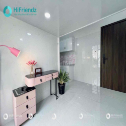 Duplex mới xây gác cao nội thất đầy đủ - ban công thoáng giáp Q1