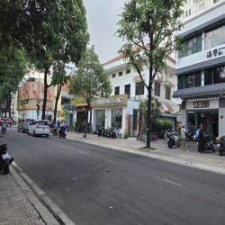 CHO THUÊ MT ĐƯỜNG LÊ QUÝ ĐÔN Q3 DT 10X30M 195TR