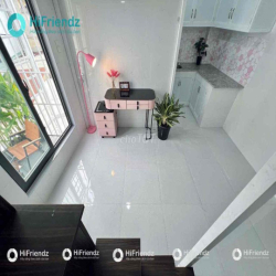 Duplex mới xây gác cao nội thất đầy đủ - ban công thoáng giáp Q1