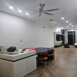 Chính Chủ Bán Nhà Mặt Tiền Ba Tầng Đầy Đủ Nội Thất