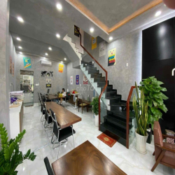 Nhà phố sạch sẽ 2 lầu ( 5 x 16m ) đường 30m Q.9