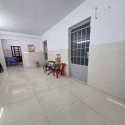 CHO THUÊ NHÀ NGUYÊN CĂN MẶT TIỀN ĐƯỜNG 2/4 GIÁ RẺ