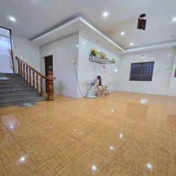 CHO THUÊ NHÀ NGUYÊN CĂN MẶT TIỀN ĐƯỜNG 2/4 GIÁ RẺ