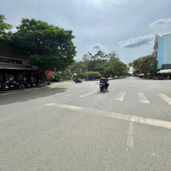 Cho thuê MB vị trí kinh doanh . Giá :24 tr