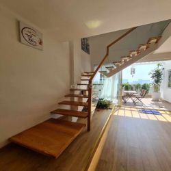 Cho thuê căn hộ 143m2, Penthouse Khánh Hội 1