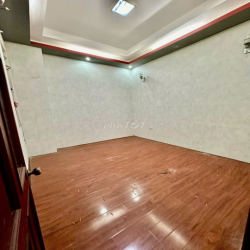 CĂN HỘ 2 PHÒNG NGỦ WC NGOÀI PHÒNG GIÁ RẺ