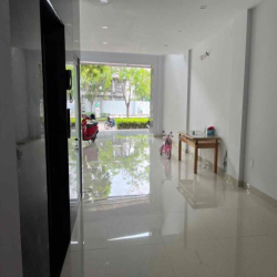 Shophouse Nguyễn Thị Nhung 7x20m 6 tầng có thang máy giá 65tr